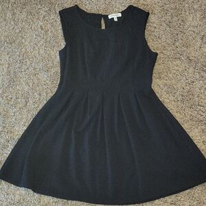 Black Sleeveless Dress